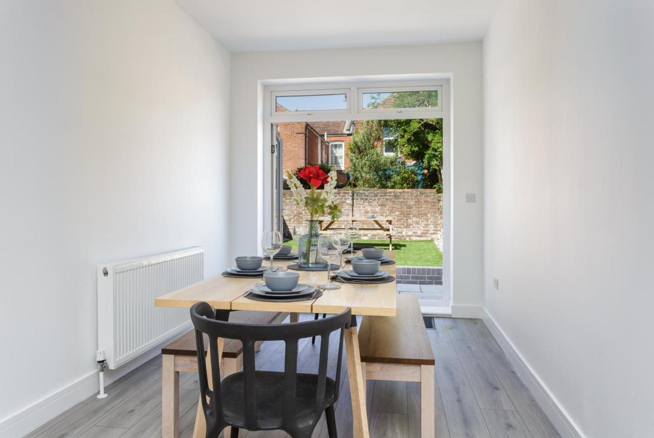 Harold House - Modern Open Plan 4 Bedroom, 3 Bathroom House In Central Southsea, Portsmouth Buitenkant foto