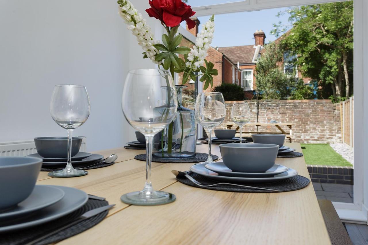 Harold House - Modern Open Plan 4 Bedroom, 3 Bathroom House In Central Southsea, Portsmouth Buitenkant foto