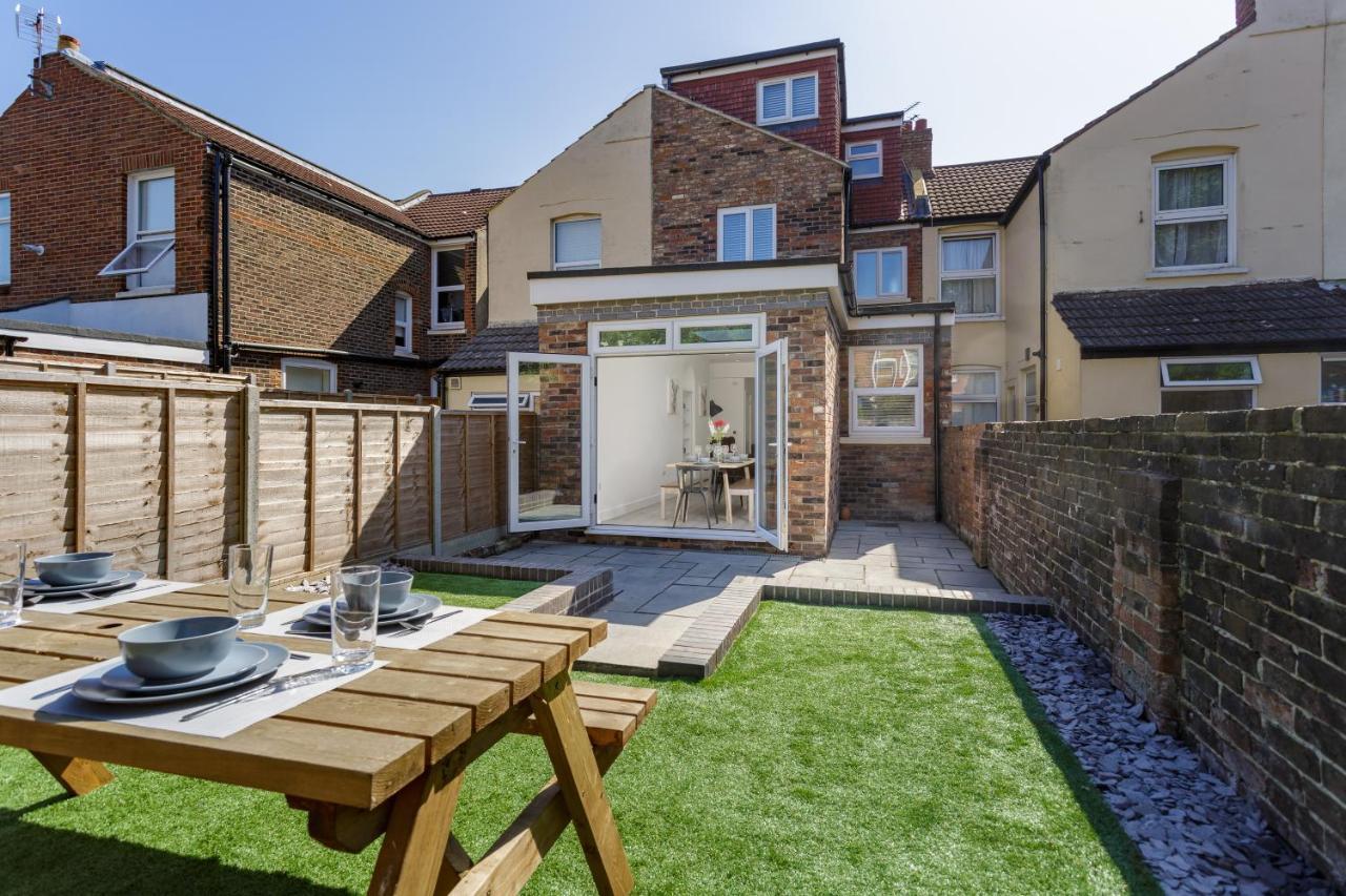 Harold House - Modern Open Plan 4 Bedroom, 3 Bathroom House In Central Southsea, Portsmouth Buitenkant foto